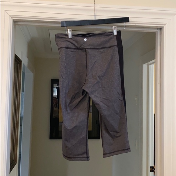 Lululemon crop leggings — size 8 - Picture 2 of 5